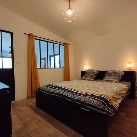 Appartement Avec Jardin Privatif Cuers Exterior foto