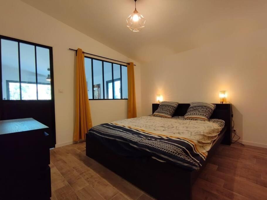 Appartement Avec Jardin Privatif Cuers Exterior foto