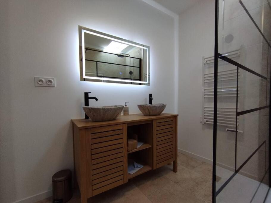 Appartement Avec Jardin Privatif Cuers Exterior foto